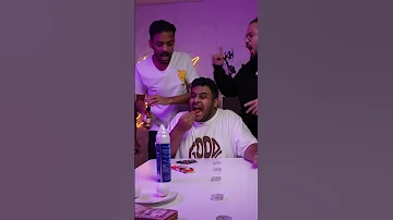 تحدي النفخ في الشموع على 10 000 