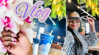 Vlog: spend the day with me\/\/running errands\/\/solo breakfast date\/\/south African YouTuber