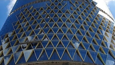 Cập nhật mới 18/8/2022 IFC One Saigon ở mặt tiền đã thay kính lớp1và lớp2 gần hoàn tất