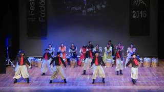 Miniatura de vídeo de "Argentinian folk dance: Malambo & Boleadoras"
