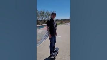 HERES SKATER CODY DOING A BIG FRONTSIDE 180 HEELFLIP OFF OF THE WHEELCHAIR RAMP.. #subscribe