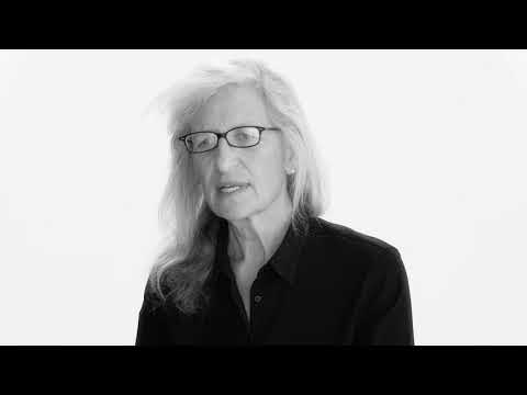 Video: Annie Leibovitz apre una mostra delle sue opere a Mosca