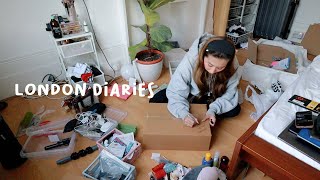 moving vlog pt 2 📦, packing my life away, selling all my furniture, | london diaries