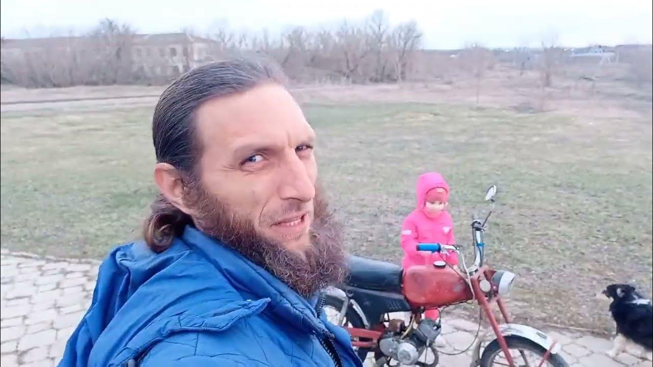 Школьник на Карпатах мотоцикл