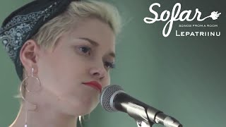 Video-Miniaturansicht von „Lepatriinu - Sensitive | Sofar Tallinn“