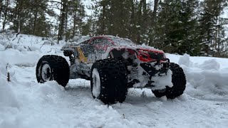 I made a rc car track out of snow for my rival mt10!!