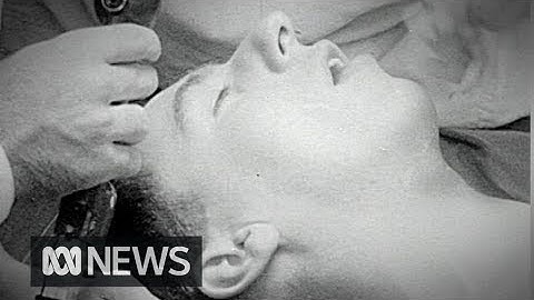 Volunteer "drowned" to demonstrate artificial respiration in 1959 | RetroFocus