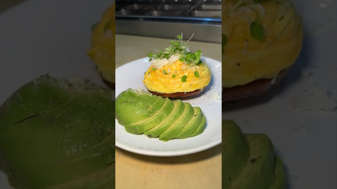 The ROSE SCRAMBLE SMASH-BROWN from Egg Shop in Williamsburg, Brooklyn NYC! 🌹🍳 #DEVOURPOWER