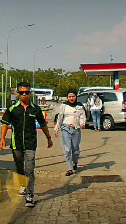 hidup lagi jomblo-jomblo nya liat cewek pake hijab udel nya keliatan #camp #vlog  #carvlog