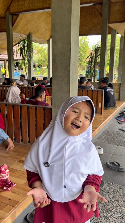 Hamidah said she saw a train!! #shorts #funny #drama