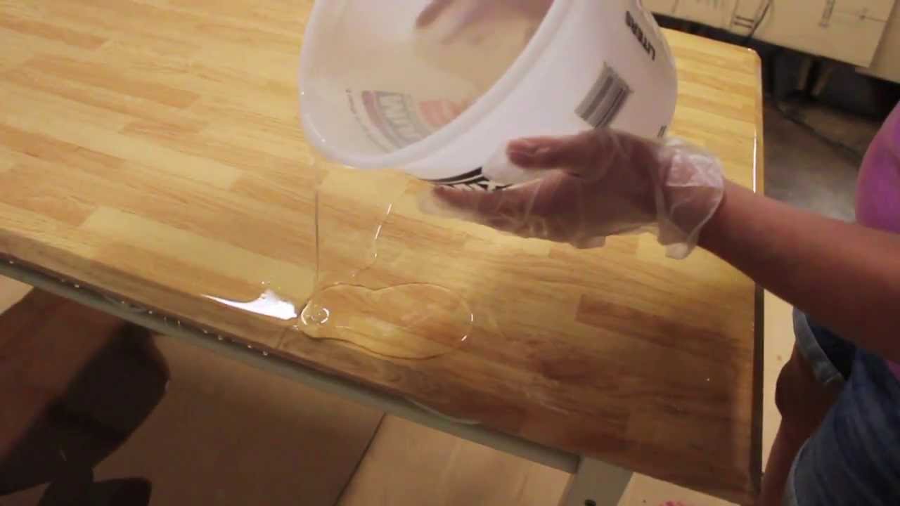 bred Diagnose skyde How To Apply Epoxy on a Tabletop - YouTube