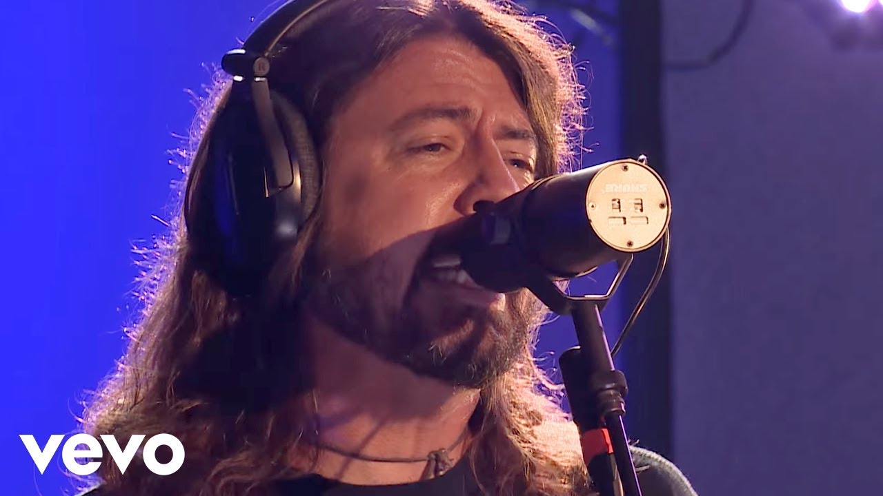 Foo Fighters – Sky Is A Neighborhood in the Live Lounge