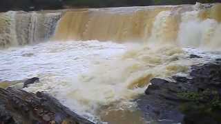 Estruendo de una "catarata" en Orozko ( Bizkaia )