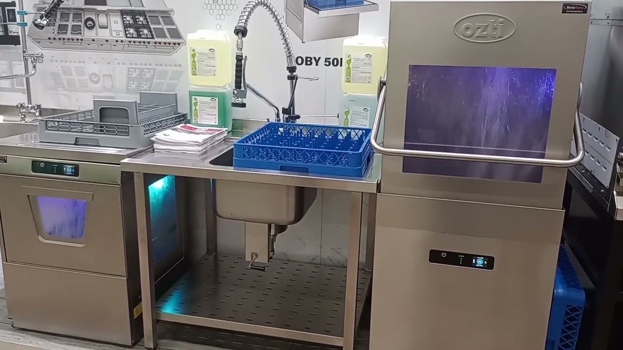 dishwasher doing the magic (yes)
