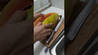 Cutting Fresh Papaya#asmr #viral #satisfying #ytshorts #natural sound#fruits #shorts