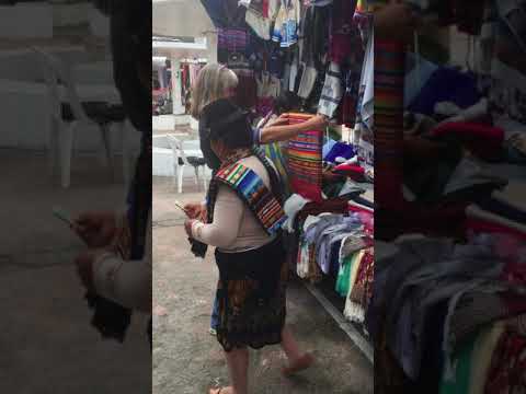 Video: Otavalo, Ekvadora: slavenais tirgus un Fiesta del Yamor