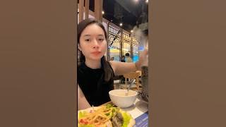 TEMENIN MAKAN SENDIRIAN