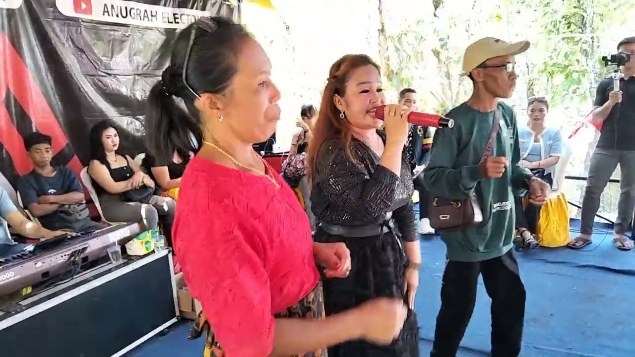 Ayu itah hiburan Nina Talio cipta Adul Alm Perkawinan Ramadani dengan Amelia Priskila Danau Rawah