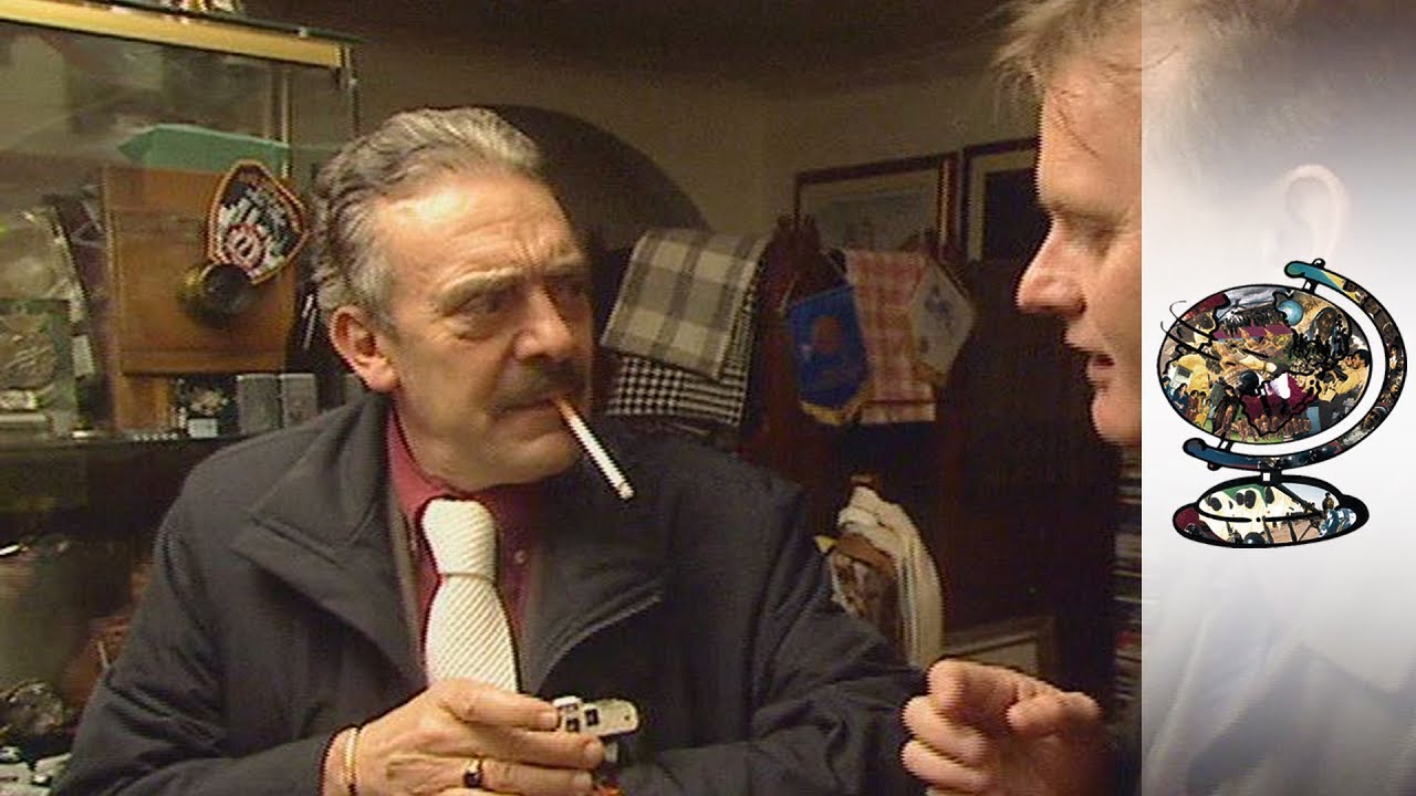 A Glimpse into the Life of Leading Paparazzo Rino Barillari (2003)