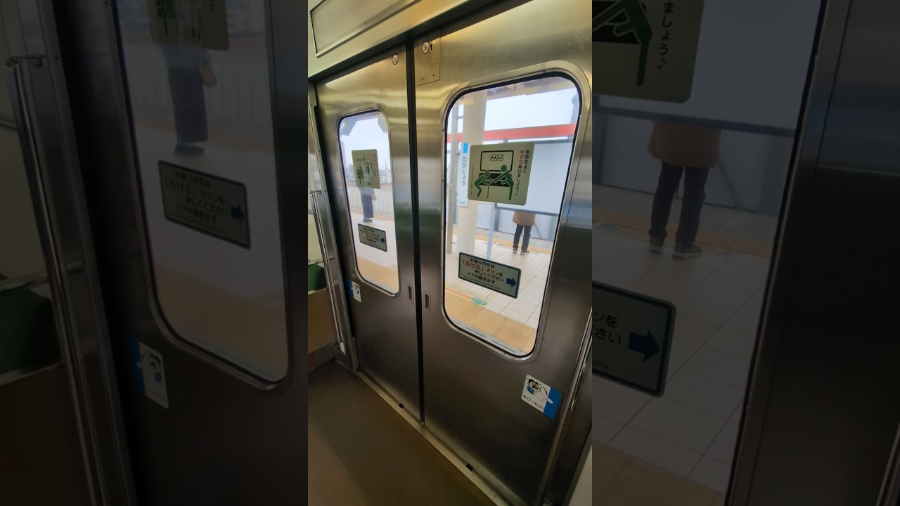 205系3100番台(M16) 半自動ドア開閉(石巻方面から1両目の2番右側ドア) 