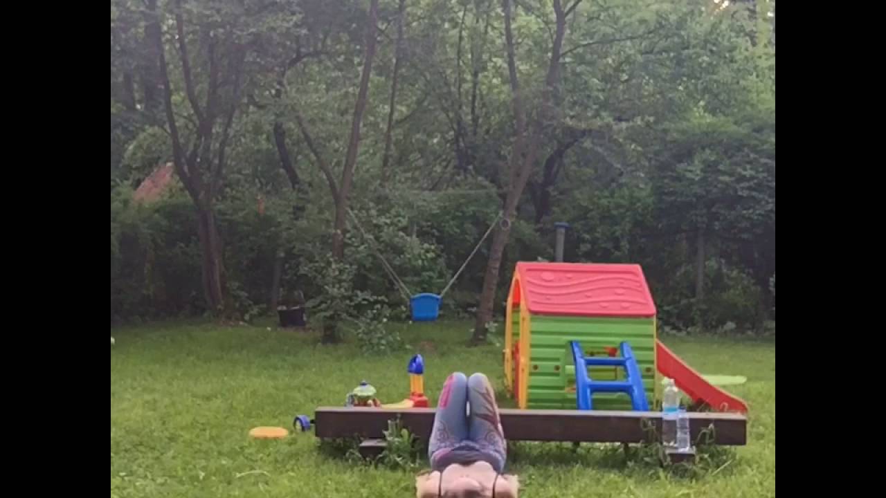 ягодичный мостик ноги на скамье