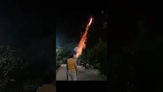 main kembang api di pergantian tahun