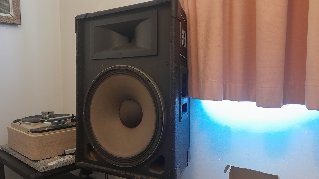 JBL MR 825 SPEAKERS. Domesticated PA? Dad goes wild! - YouTube