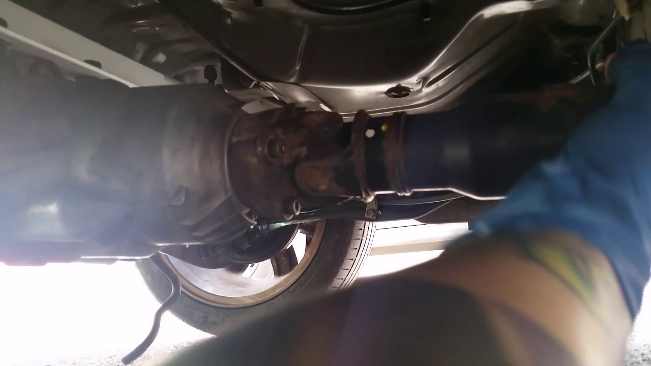 Clunking From 2000 Honda CR-V Rear Differential - YouTube