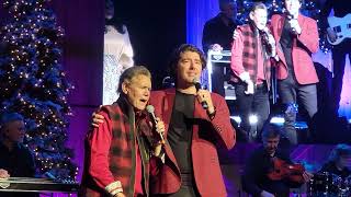 Randy Travis and James Dupre' sing Amazing Grace at The Salvation Army Rock the Red Kettle
