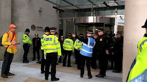 Climate protests hit London's bustling financial hub
