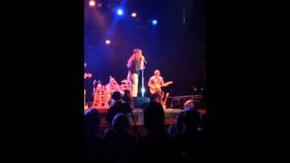 Sara Evans - A little bit stronger 6-13-14 Net Worth