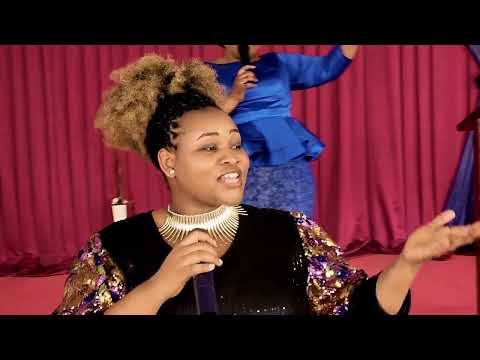 Zuwena Wa Diamond Kanisani Sandy Ft Bahati Bukuku Milele Peformance Kanisani Kwa Bahati Bukuku