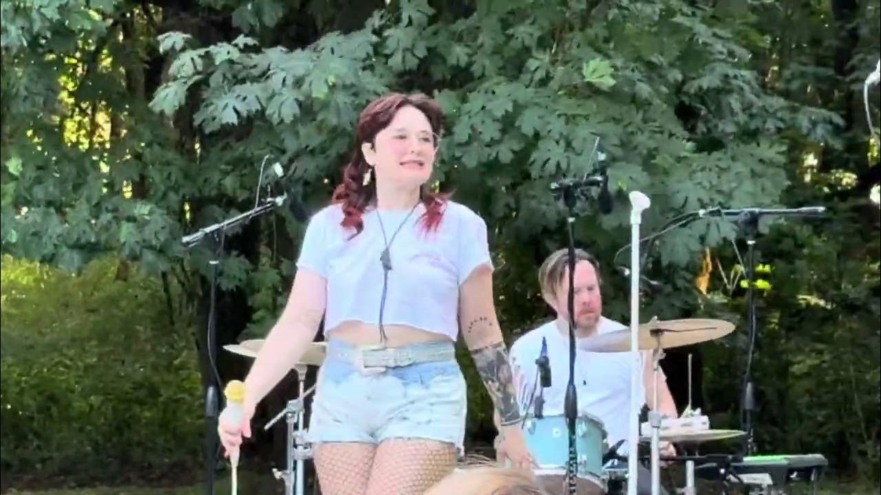 Glitterfox Live in Keizer Oregon Honey 8.9.25 Glitterfox Live in Keizer Oregon Honey 8.9.25
