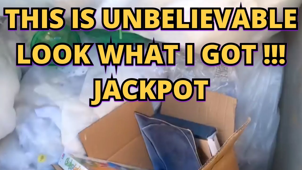 DUMPSTER DIVING - UNBELIEVABLE WHAT GETS THROWN AWAY IN THE STORES. LOOK WHAT I GOT!! JACKPOT 