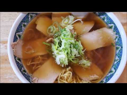 弘前市、いわき食堂のチャーシューメン(870円)。津軽度きつめな津軽ラーメンの専門店。時間帯にかかわらず大人気のお店です(王林さんのおかげもあり)。