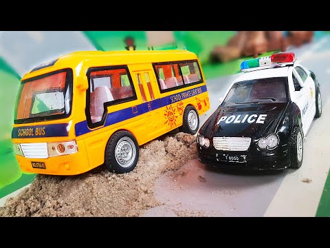 видео: Мультики про полицейские машинки и автобусы - Петрович спасает детей на супер машинках