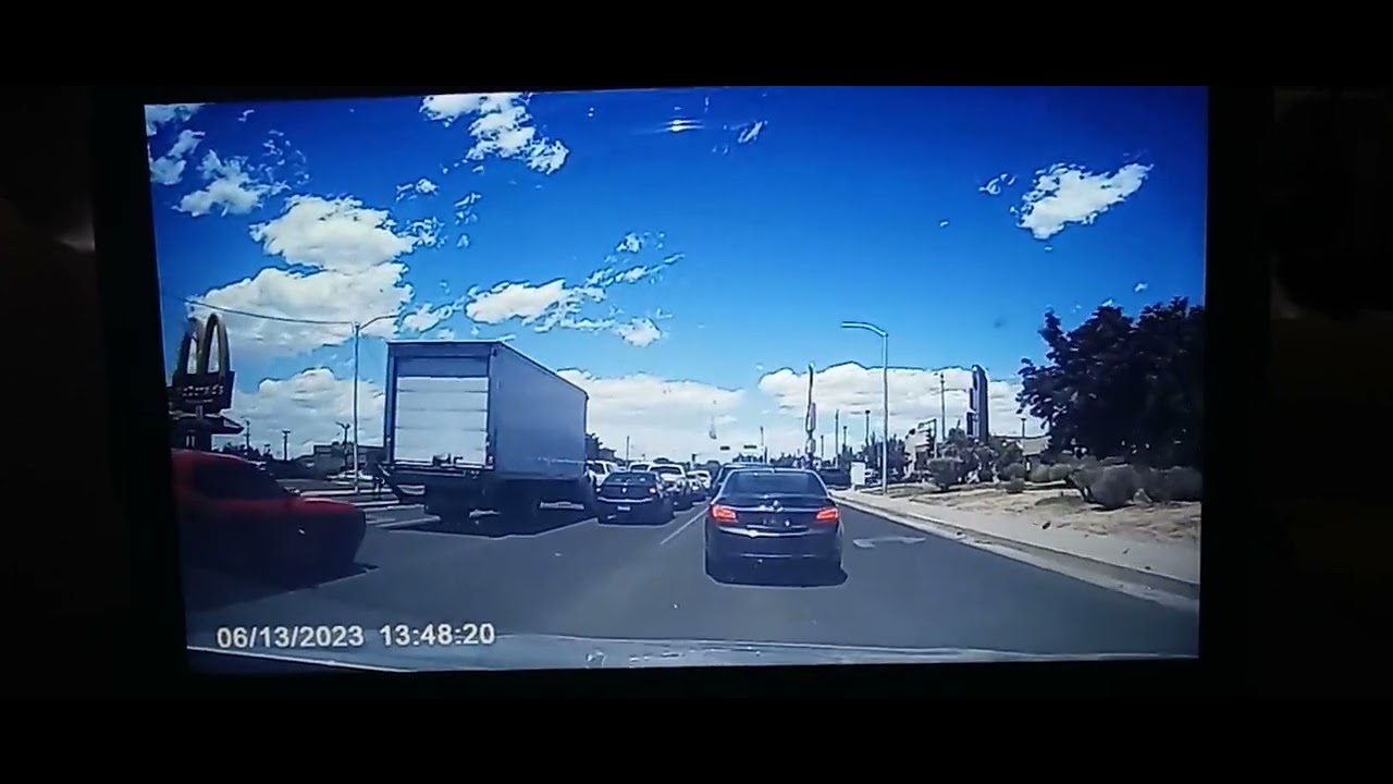 driver stops in middle of Lane - YouTube