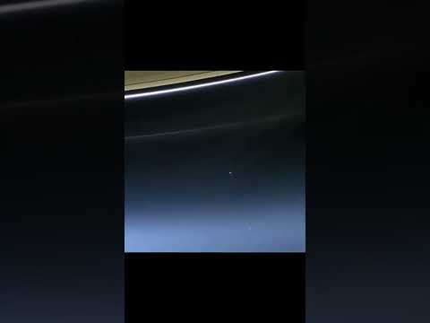 Земля на расстоянии 1.5млрд км вид с Кассини