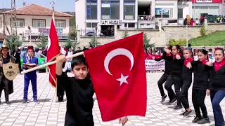 Akbay İlkokulu 4.sınıf 23 Nisan Gösterisi 'Bu Bayrak' Marşı Resimi