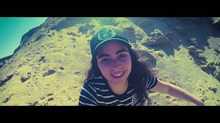 Video thumbnail of "Clara Yolks - Viene y Va (Videoclip)"