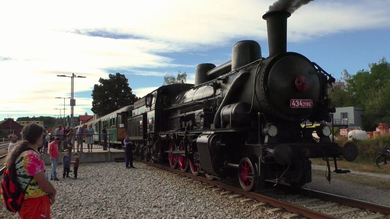 HISTORICKÝ PARNÍ VLAK Posázavský pacifik a procházka Týncem nad Sázavou