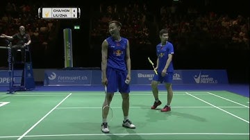 UMP2V27 - Player asks service judge to correct line call