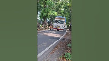 white truck turns into autobot robot #fyp #automobile #shortvideo #shorts