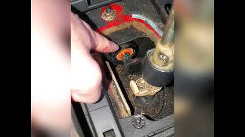 95 VW Golf(Mk. 3) (EASY 5 Minutes!!!!) Main Shifter Bushing Replacement!!
