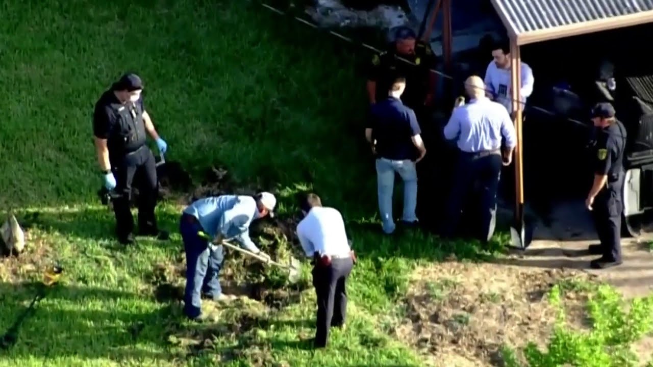 Investigators dig for clues at SE Houston home where father and son were both killed days apart