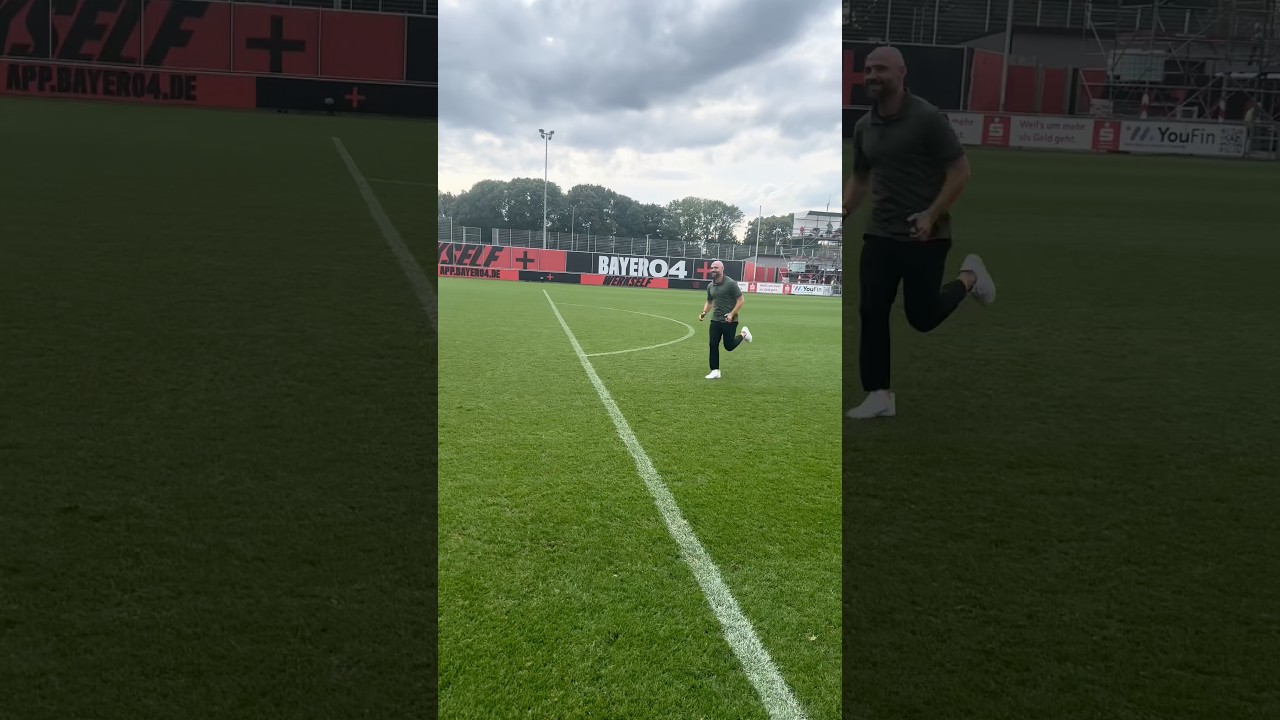 Coach Lerch legt die 100 m in Weltrekordzeit zurück. 🏃‍♂️💨🥵
