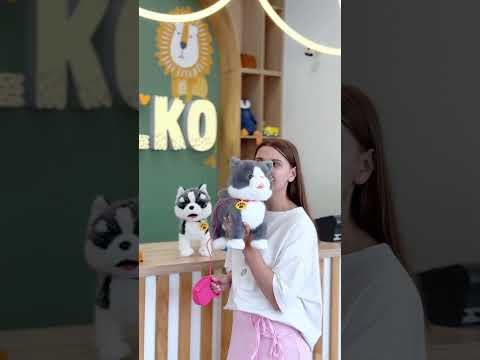 Інтерактивна іграшка Котик на повідку (ходить, повторює слова, реагує на дотик, співає пісні англійською), видео 1
