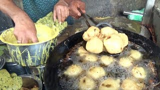 Ahmedabad ka Special 'Oil Vada Pav' 25 rs & Butter Vada Pav 35 rs | Famous Vadapav Wala in Ahmedabad