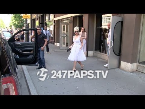 Lady Gaga Shows Off her Vintage Style in NYC