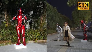 【恶作剧230】装扮成钢铁死侍 让路人拍照合影.Dressed up as an armored version of Deadpool to play pranks on passers-by.